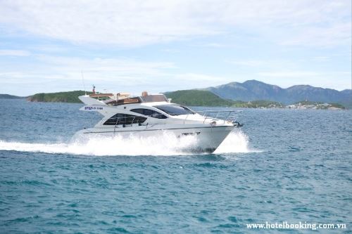 KIND OF NHA TRANG SPEEDBOAT